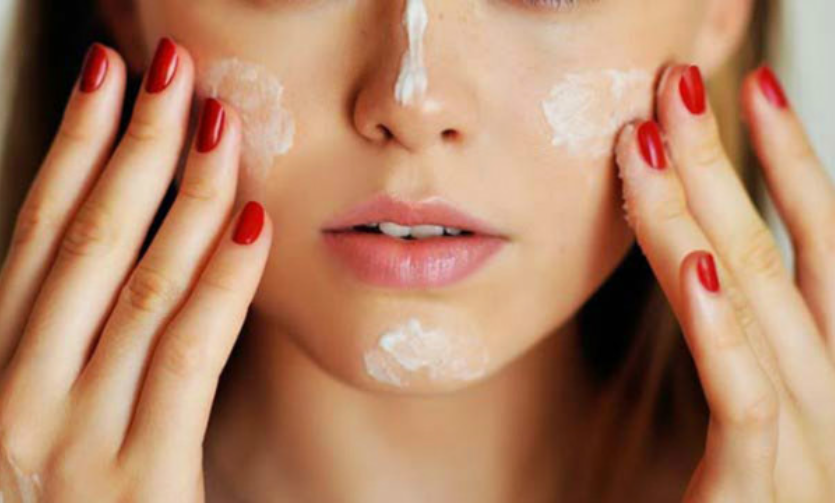 Kem chống năng cho da khô có nâng tone mỏng nhẹ
