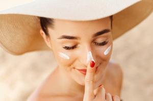 ảnh bìa kem chống nắng cho da khô